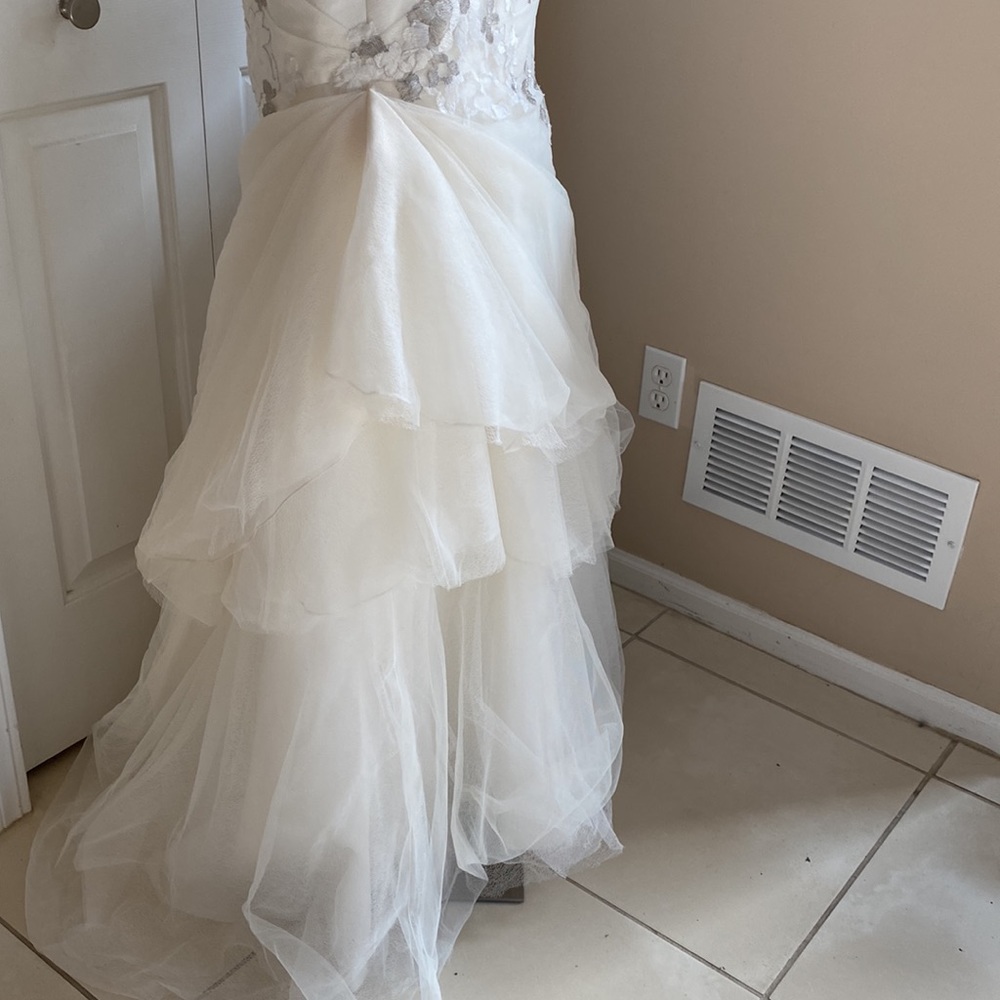 Galina wedding dress size 6 - Picture 8 of 14